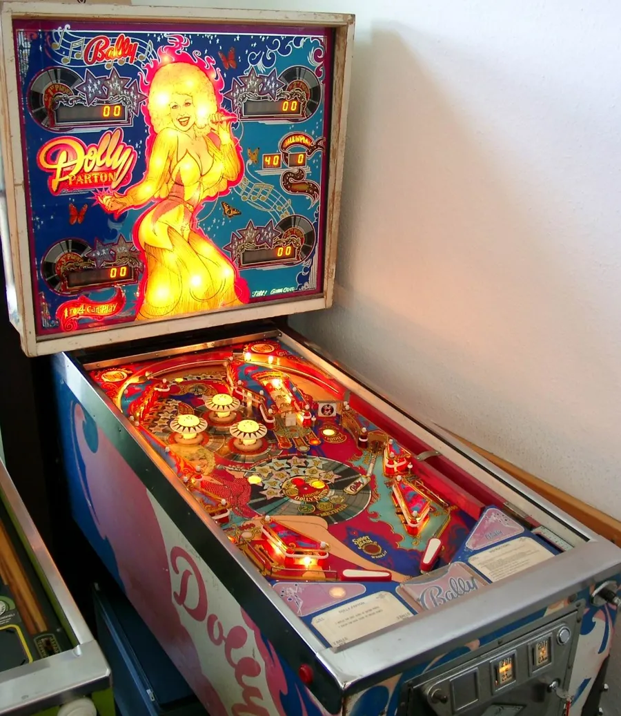 Dolly Parton, Maschine